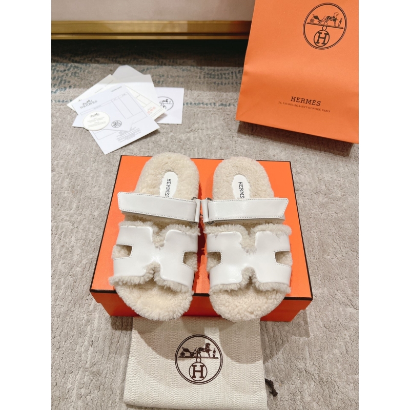 H**mes slippers